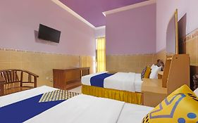 SPOT ON 91930 Hotel Citra Dewi 4 Manunggal